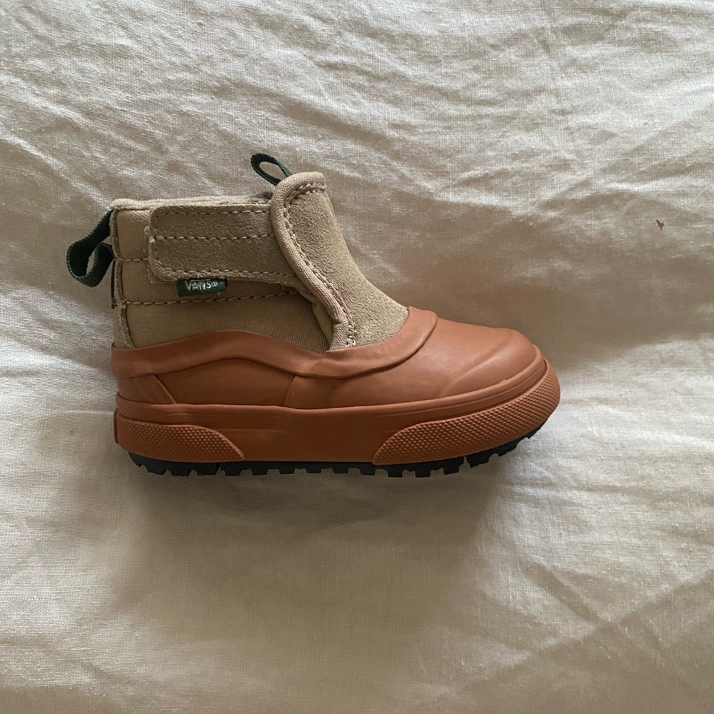 NWT Baby/Toddler Vans size 5
